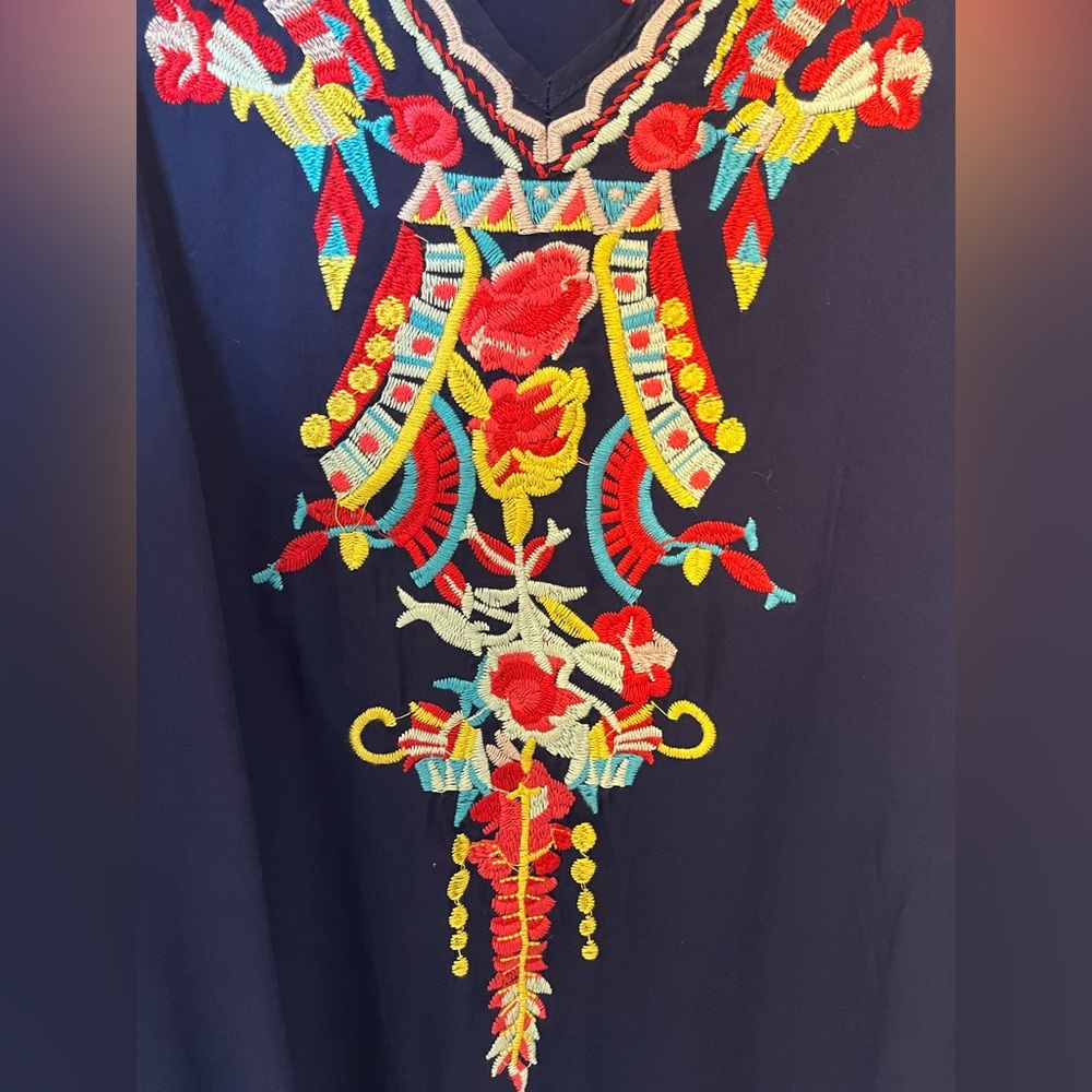 Preowned Solitaire Embroidered V-Neck Tunic Top with Waistband - Navy - Sz L - Picture 7 of 13